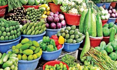 বেড়েছে মুরগি-চালের দাম, সবজিতে স্বস্তি