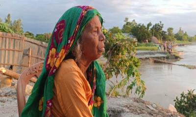তিস্তার ভাঙনে বিলীন শতবর্ষী বসতভিটা, সর্বস্ব হারিয়ে দিশেহারা নদীপাড়ের মানুষ