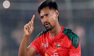 সিরিজ থেকে ছিটকে গেলেন মুস্তাফিজ