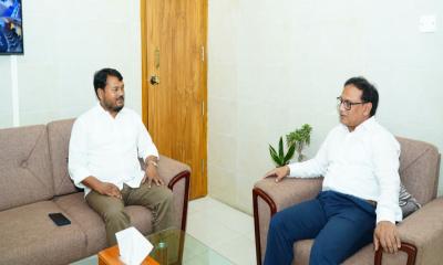 রাজশাহী বিভাগীয় কমিশনারের সাথে রাসিক প্রশাসকের সাক্ষাৎ