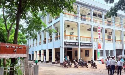 ফেনীতে স্বামী-স্ত্রীর পাল্টাপাল্টি মামলা, উভয়েই কারাগারে