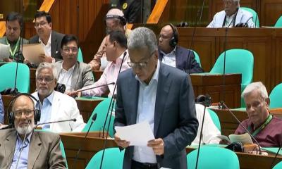 সংসদে ৫৫তম বাজেট পেশ করছেন অর্থমন্ত্রী আমির খসরু