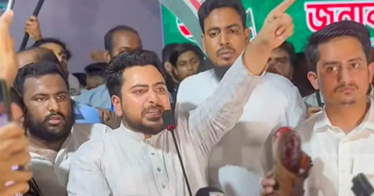 এনসিপির সমাবেশে বোমা বিস্ফোরণ, ‘প্রশাসনের সহায়তায় হয়েছে’ দাবি নাহিদের