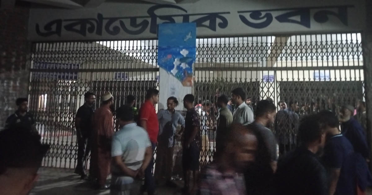 বিশ্বকাপে আর্জেন্টিনা-মিশর ম্যাচ দেখা নিয়ে মাভাবিপ্রবিতে শিক্ষার্থীদের সংঘর্ষ, আহত ১০