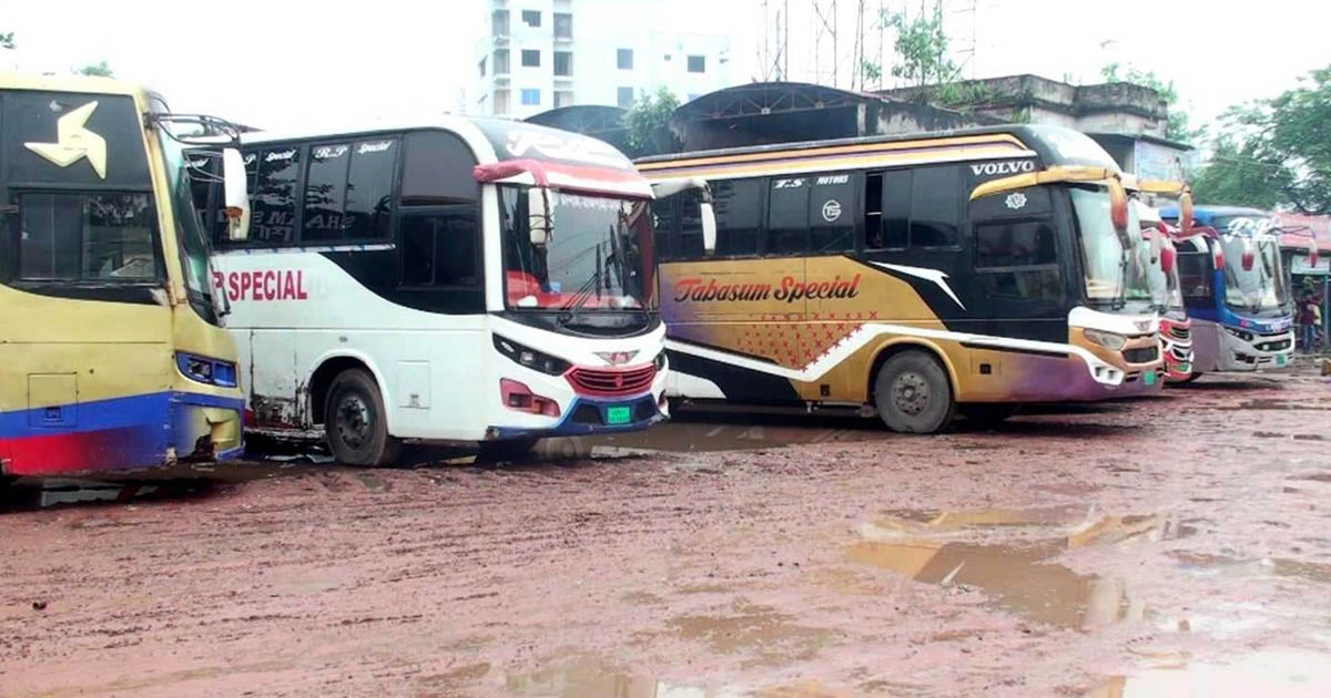 রাজশাহীর সঙ্গে সারা দেশের বাস চলাচল বন্ধ, দুর্ভোগে যাত্রীরা