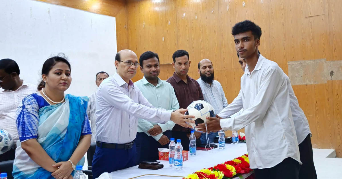 মাদক থেকে দূরে থাকতে খেলাধুলার বিকল্প নেই