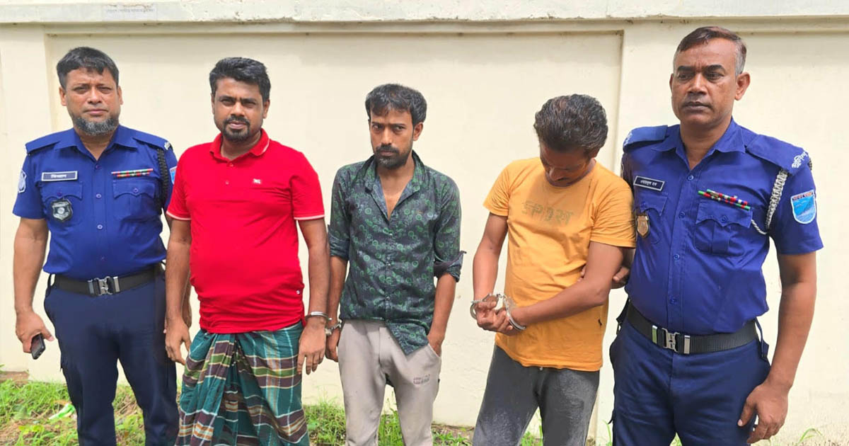 ঘিওরে ৪৫ পিস ইয়াবাসহ ৩ মাদক কারবারি গ্রেপ্তার