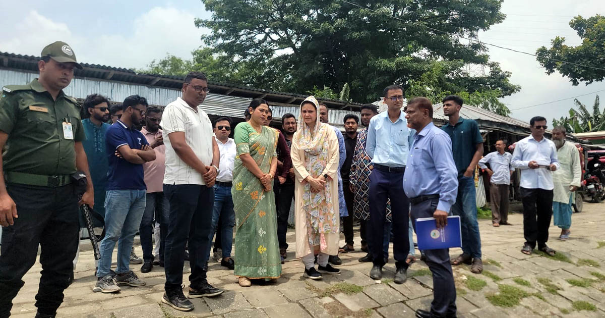 কাউনিয়ায় তিস্তা ভাঙনকবলিত এলাকা ও ইপিজেড পরিদর্শনে এমপি জীবা আমিনা