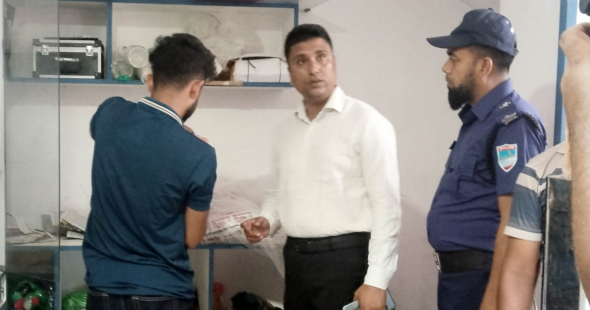 যশোরে ভোক্তা অধিকারের অভিযানে ৪ প্রতিষ্ঠানে এক লাখ টাকা জরিমানা