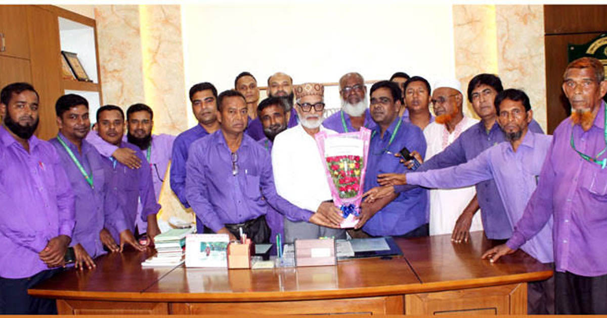 রাজশাহী জেলা পরিষদ প্রশাসককে আইনজীবী সহকারী সমিতির শুভেচ্ছা