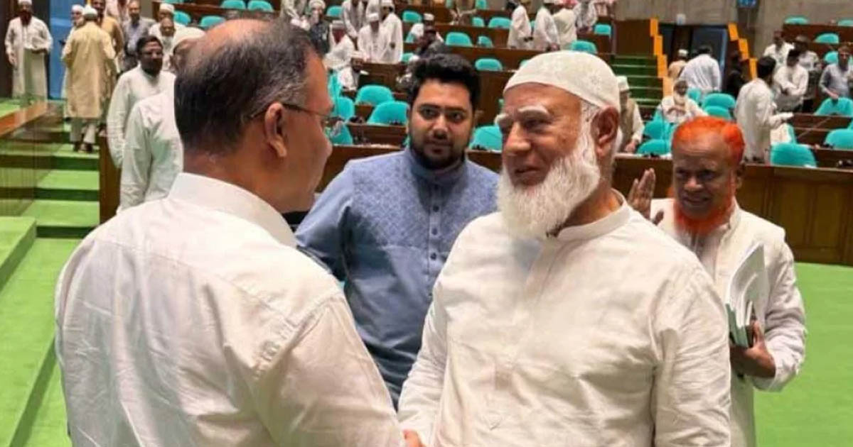 সংসদে প্রধানমন্ত্রী ও বিরোধীদলীয় নেতার কুশল বিনিময়, কি কথা হল!