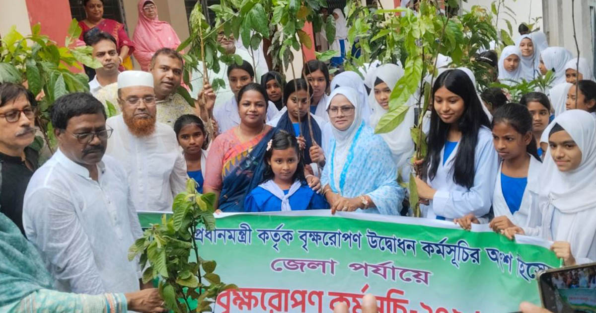 কুড়িগ্রামে ৫ বছরে ২৫ কোটি বৃক্ষরোপণ কর্মসূচির উদ্বোধন