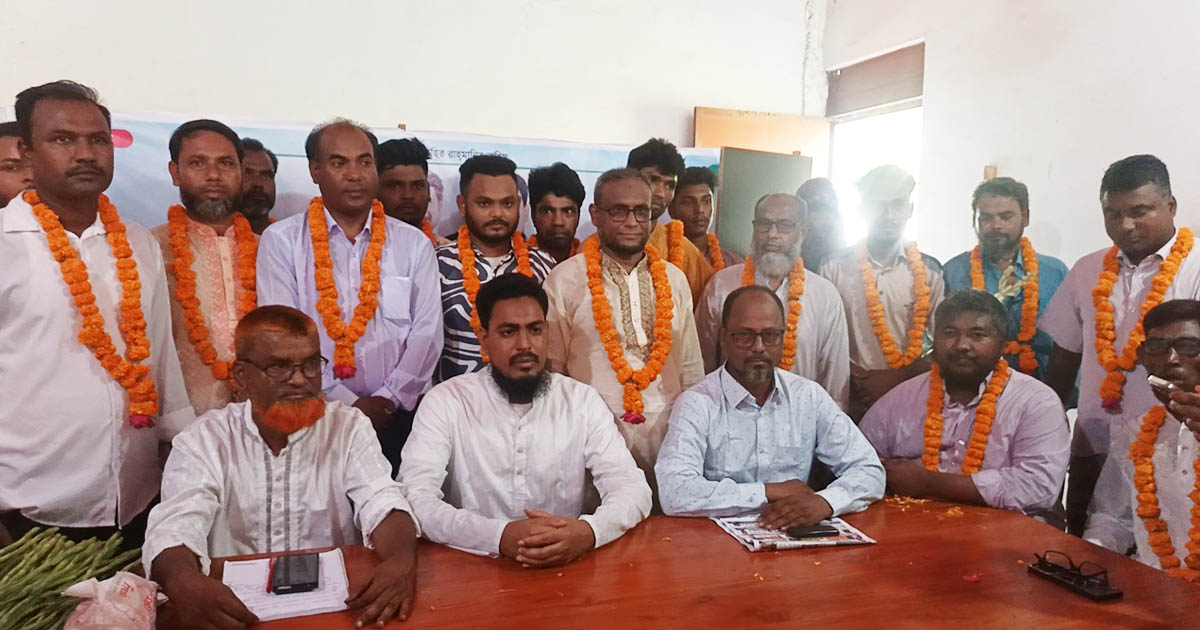 কাউনিয়ায় এনসিপিতে কয়েক শতাধিক নেতাকর্মীর যোগদান
