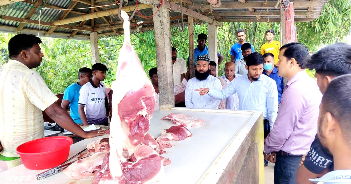 ফুলবাড়ীতে লাইসেন্সবিহীন মাংস বিক্রি ও মূল্যতালিকা না থাকায় ৪ বিক্রেতাকে জরিমানা