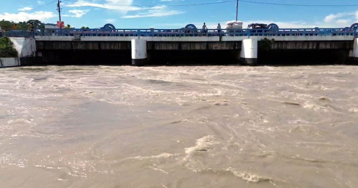 উজানের ঢলে বাড়ছে তিস্তার পানি, নিম্নাঞ্চলে বন্যার শঙ্কা