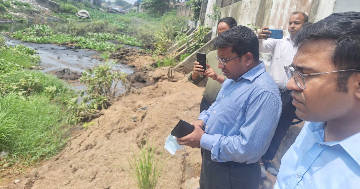 চাঁদপুরে খাল দূষণ ও ভরাট করায় দুই রাইস মিল মালিককে জরিমানা