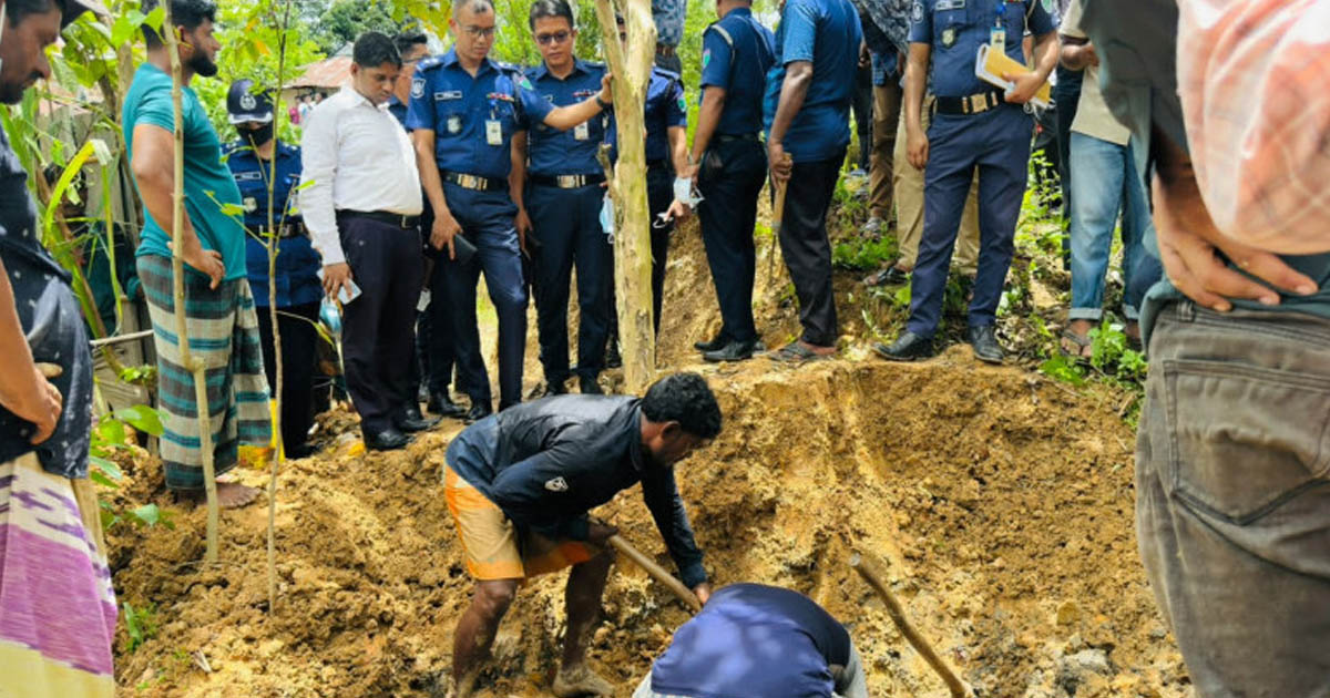 রাজনগরে স্ত্রীকে মাটিচাপা দিয়ে রাখা মরদেহ উদ্ধার, ঘাতক স্বামীসহ আটক ২
