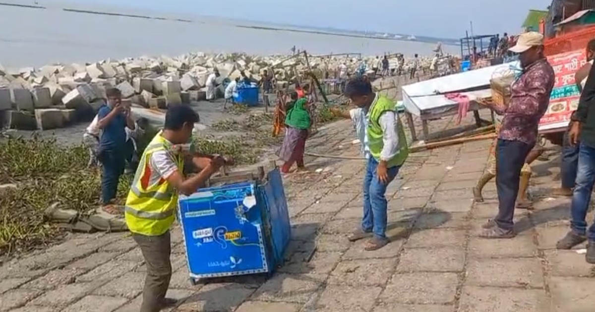 চাঁদপুরে তিন নদীর মোহনা মোলহেডে উচ্ছেদ অভিযান