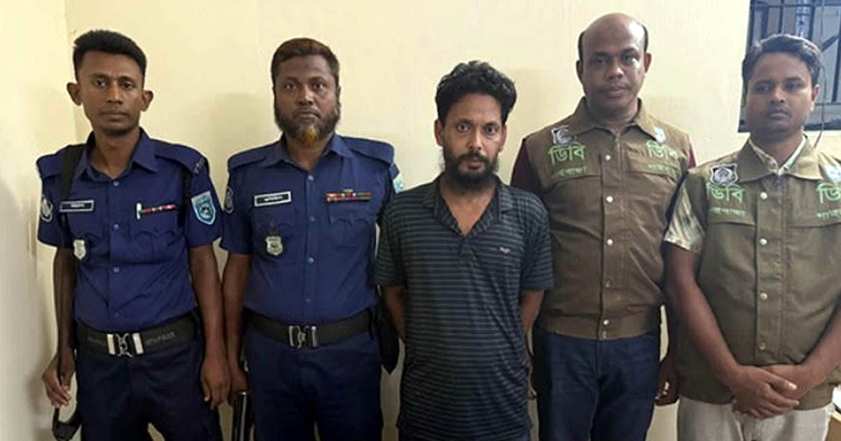 গাইবান্ধায় ৭০০ পিস ইয়াবাসহ শীর্ষ মাদক ব্যবসায়ী রোকন গ্রেপ্তার