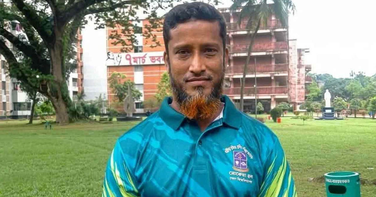 ঢাবিতে গাছ থেকে পড়ে মালির মৃত্যু