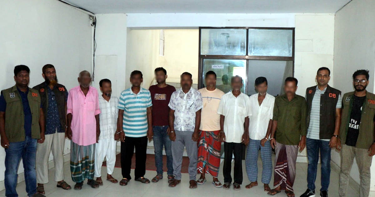 মাগুরায় জুয়ার আসরে ডিবি পুলিশের অভিযান: ৯ জুয়াড়ি গ্রেপ্তার, নগদ টাকা ও সরঞ্জাম উদ্ধার