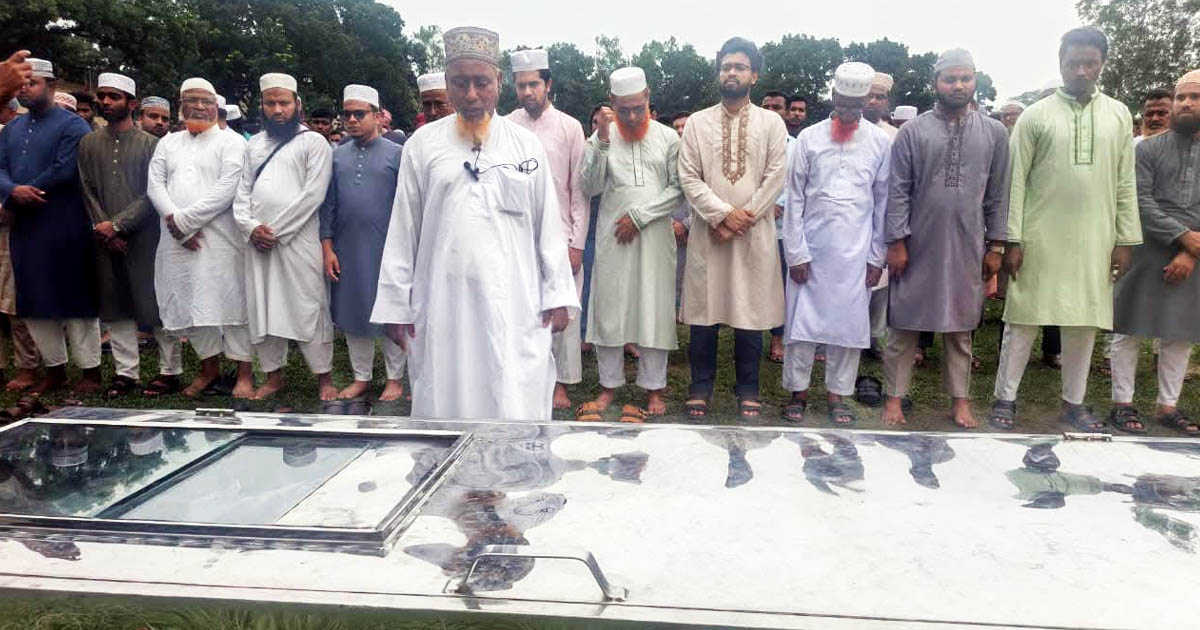 বাবার ইমামতিতে ছাত্রশিবির নেতা সাইফুল্লাহ বারীর জানাজা ও দাফন সম্পন্ন