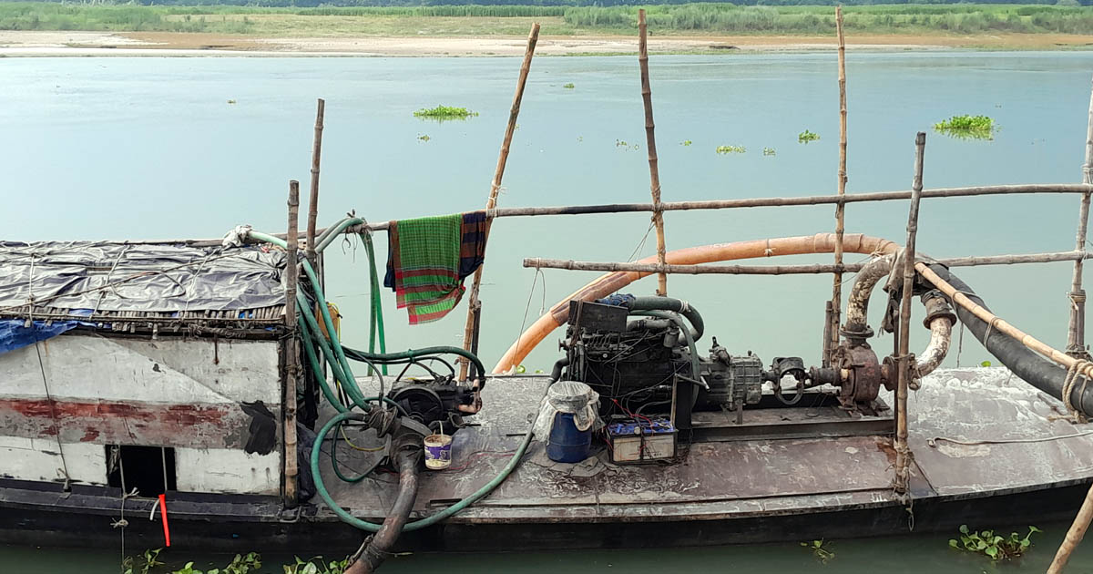 মাগুরা গড়াই নদী চলছে বালু লুটের মহোৎসব