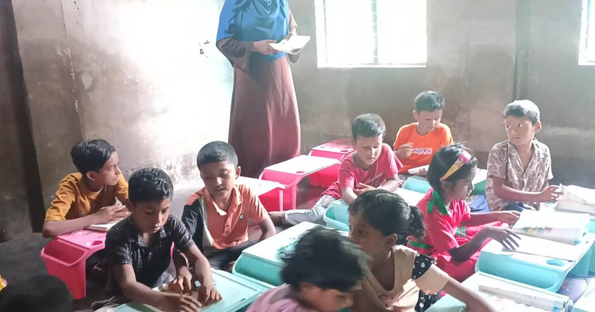 মধুপুরে পাঠশালা প্রতিষ্ঠা করে নজির স্থাপন করলেন তৃতীয় লিঙ্গের প্রেমা