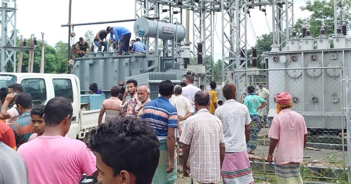 ঝড়ে বিকল ট্রান্সফরমার, ৪ দিন ধরে অন্ধকারে আদিতমারী-কালীগঞ্জের ৫০ হাজার মানুষ