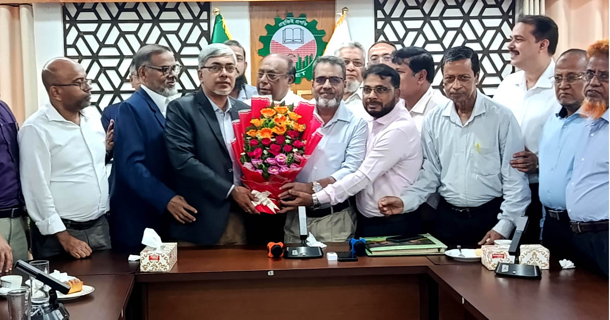 ডুয়েট ভিসির সঙ্গে সাবেক ছাত্রদল নেতাদের সৌজন্য সাক্ষাৎ