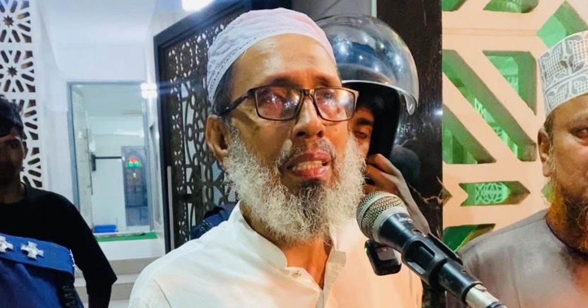প্যারোলে মুক্তি পেয়ে মায়ের জানাজায় অংশ নিলেন সাবেক মেয়র আইয়ুব বাবুল