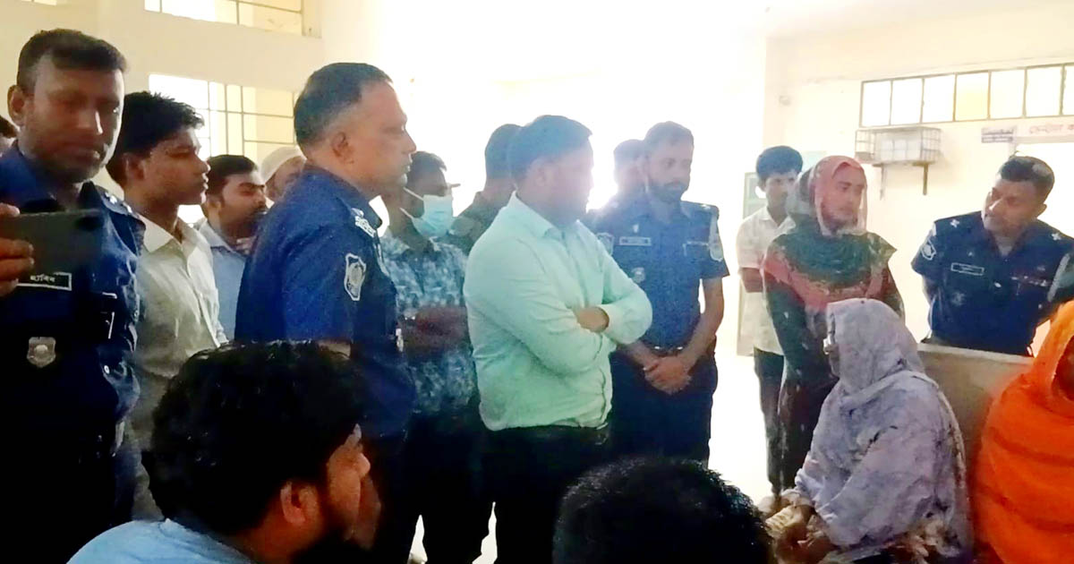 পূর্বধলা হাসপাতালে তিন দালালকে জরিমানা, ৫ নারী মুচলেকায় মুক্ত