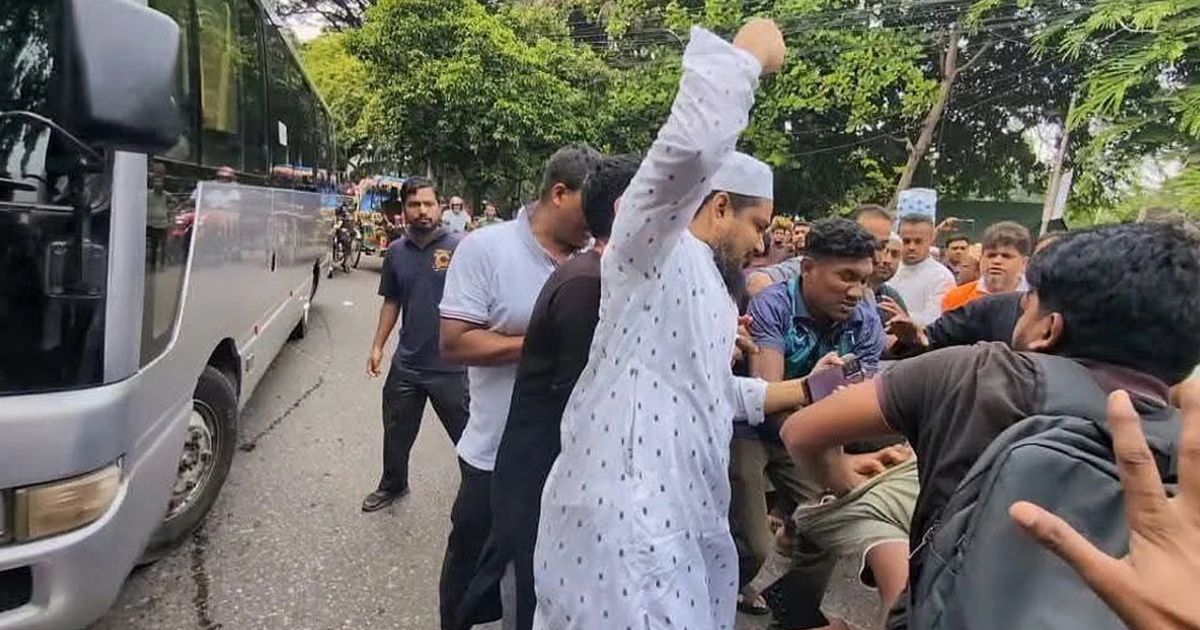 সাংবাদিককে মারধরের ঘটনায় জামায়াতের ৪ কর্মী বহিষ্কার