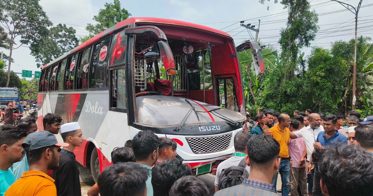 গোপালগঞ্জে বাস-মোটরসাইকেল সংঘর্ষে নিহত ৫