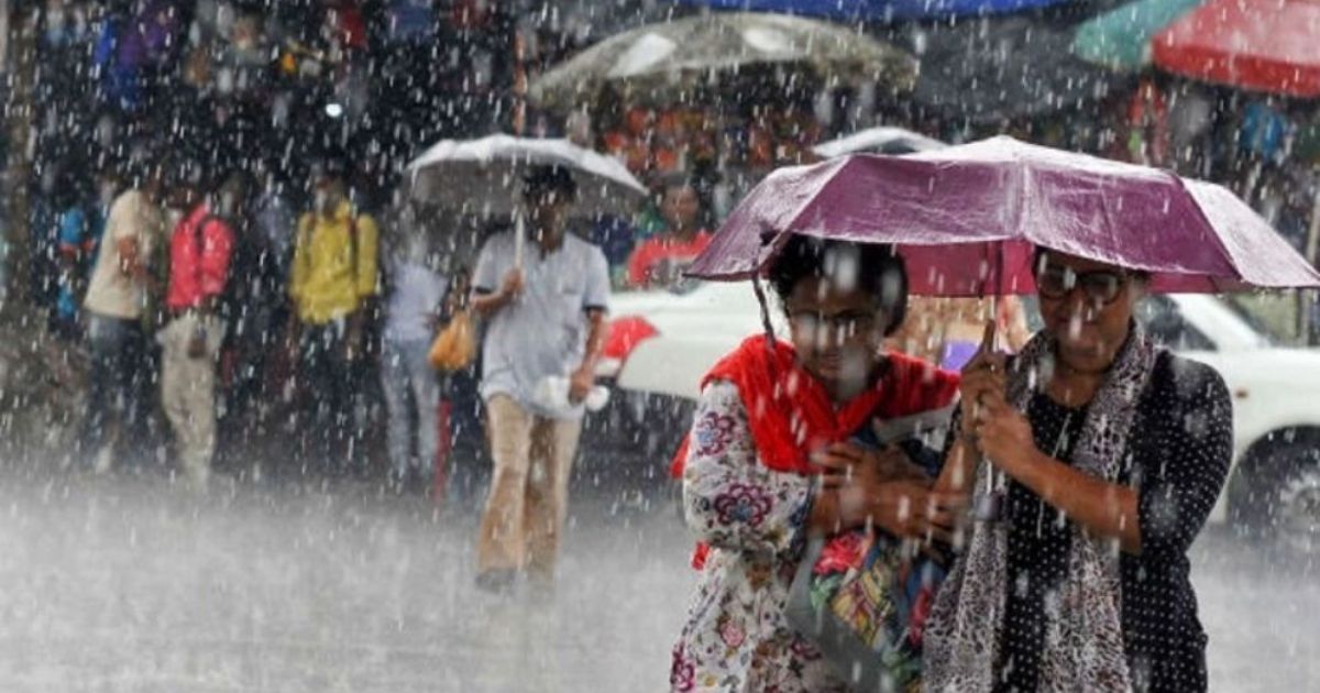 ধেয়ে আসছে বৃষ্টিবলয়, চার বিভাগে ভারি বর্ষণের শঙ্কা