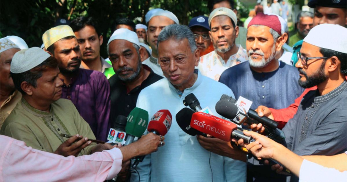 অর্থনৈতিক প্রবৃদ্ধির সুফল সাধারণ মানুষের কাছে পৌঁছে দিতে হবে