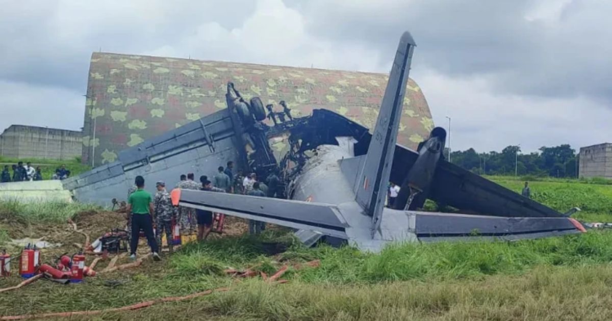 ভারতীয় বিমানবাহিনীর প্রধান ভরসা এএন-৩২ বিমান বিধ্বস্ত