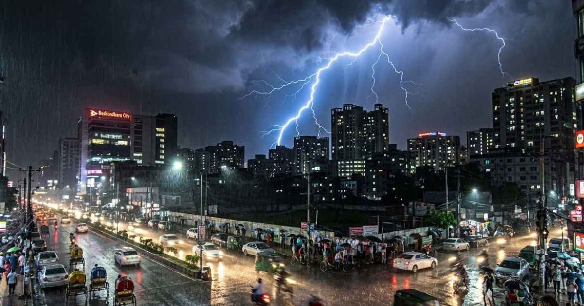 সকালের মধ্যেই ঢাকাসহ ১৯ জেলায় ঝড়-বৃষ্টির সম্ভাবনা