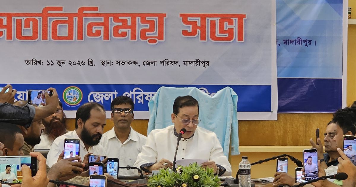 সাংবাদিকদের কলম তরবারির মতো ব্যবহার করতে হবে 