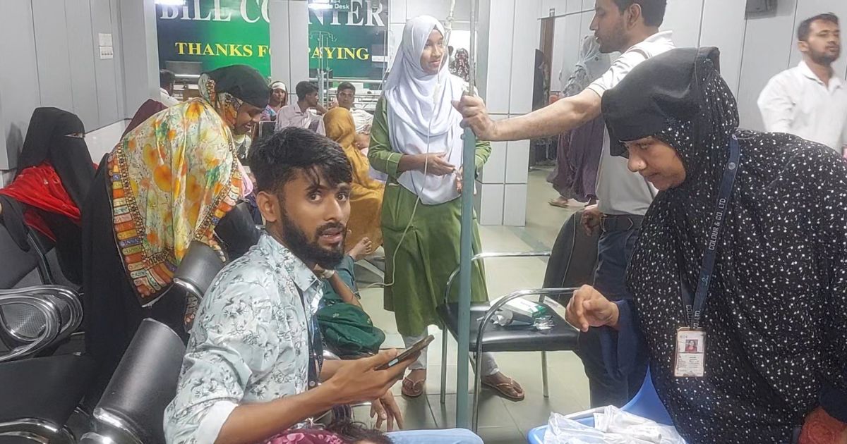 শ্রীপুরে একই কারখানায় টানা দুই দিন শ্রমিক অসুস্থ, কারণ নিয়ে রহস্য