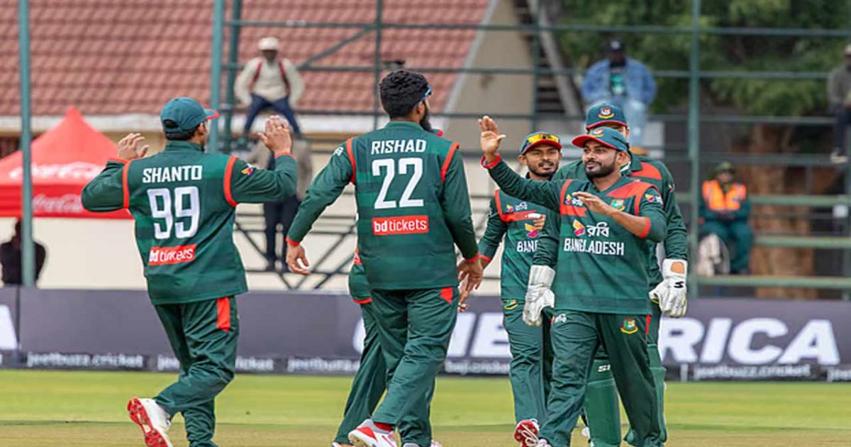 বাংলাদেশকে ২৪৮ রানের লক্ষ্য দিল জিম্বাবুয়ে
