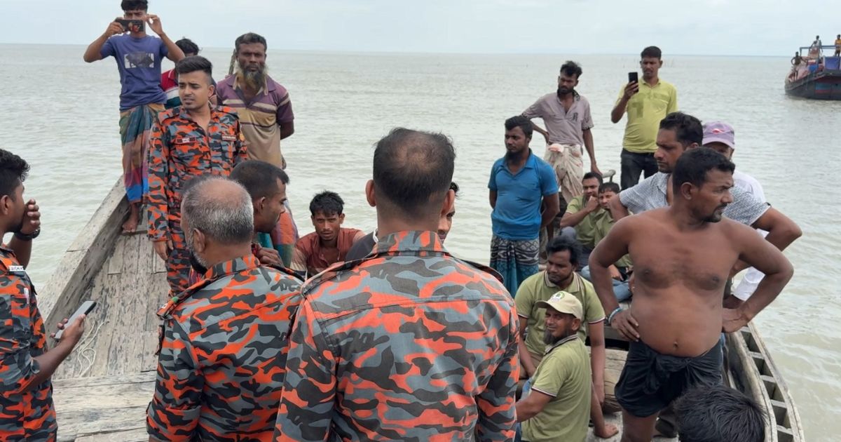 পাথরঘাটায় ট্রলার ডুবে নিখোঁজ জাহাঙ্গীর, চলছে উদ্ধার অভিযান