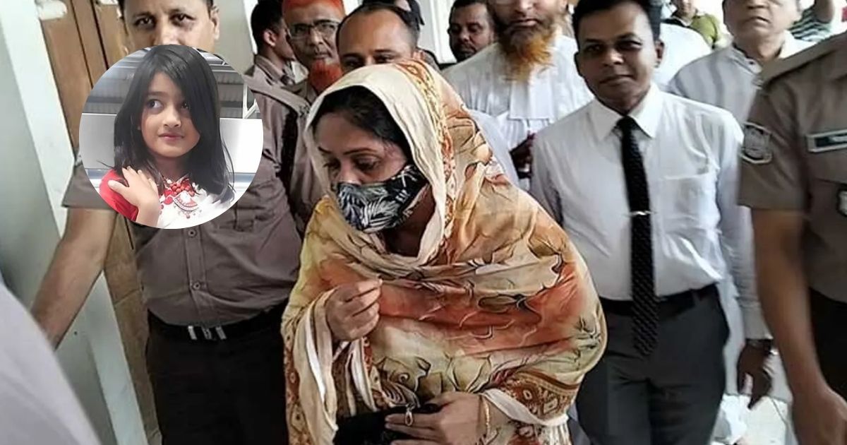 ভিতরে গিয়ে মেয়ের খণ্ডিত মরদেহ দেখে অজ্ঞান হয়ে যাই