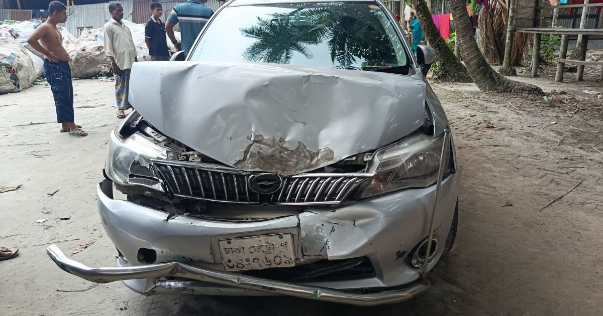 ফরিদগঞ্জে প্রাইভেটকার-সিএনজির মুখোমুখি সংঘর্ষ, আহত ৫