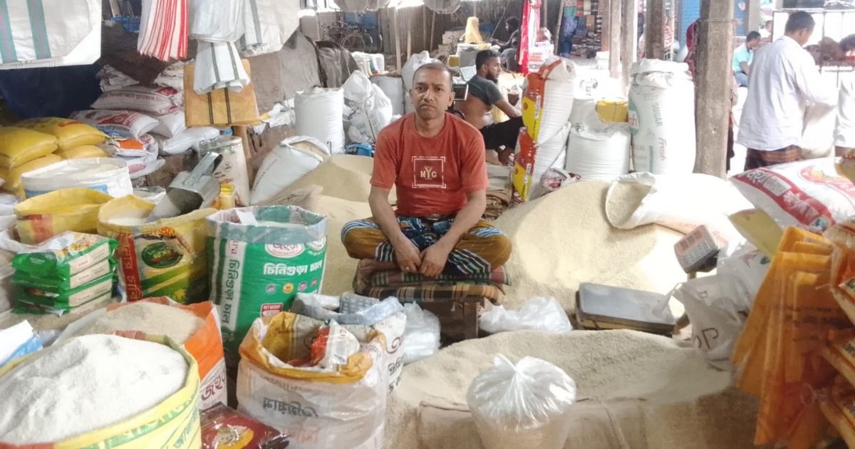 দিনাজপুরে খরচ বাড়ায় বাজারে চালের দামে ঊর্ধ্বগতি
