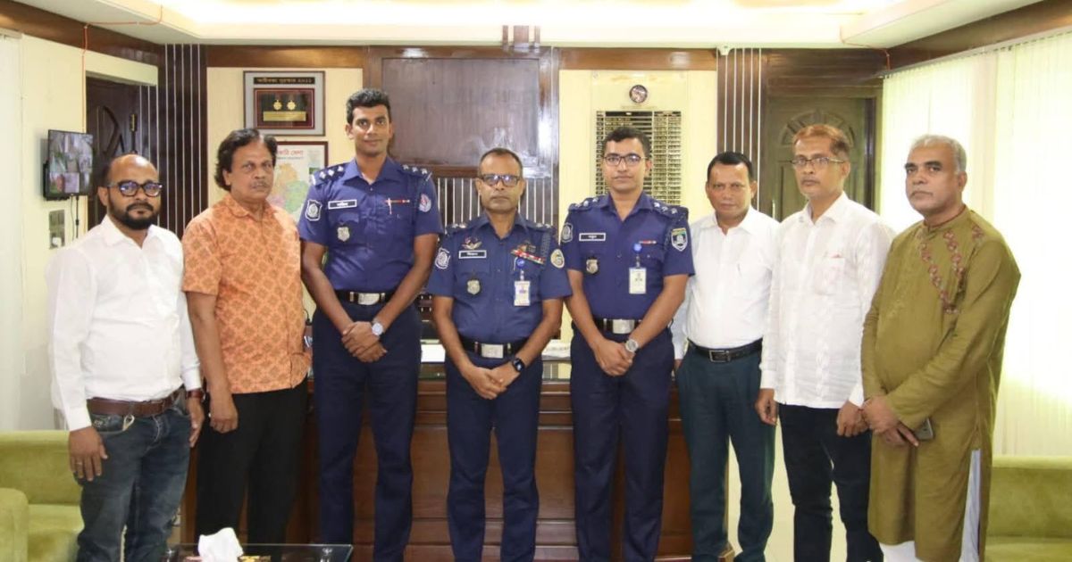 অপসাংবাদিকতা রোধে ঝালকাঠিতে পুলিশ সুপারের সঙ্গে মতবিনিময়